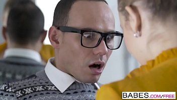 play Sie war besessen von ihrer jungen Muschi