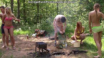 play Xxx spring in nature en una barbacoa tienen sexo grupal en la naturaleza