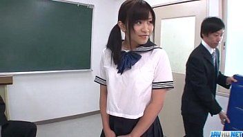 Menina asiática fazendo oral xxx