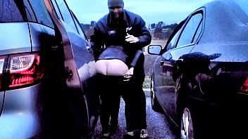 play Clipe xnxx no estacionamento com uma escolta fodeu bem em sua bucetinha larga e grande