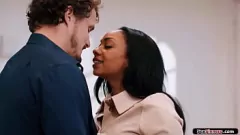 play Esposa trapaceiro é pega tendo sexo inter -racial