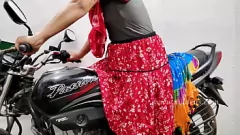 play Hot Indian GF se bucură de un triplu în aer liber sălbatic, cu cocoși mari